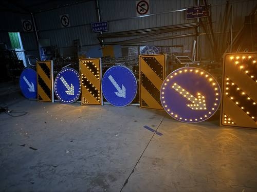 大连大连河南太阳能自发光交通路标牌厂家